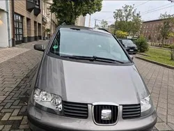 Braun Gebraucht 2009 Seat Alhambra Van / Kleinbus | 3.900 € (Fairer Preis)