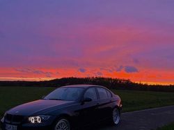 Schwarz Gebraucht 2005 BMW 320 Sport Line Limousine | 8.000 €