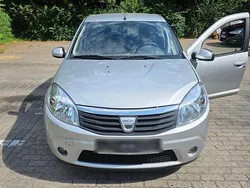 Grau Gebraucht 2008 Dacia Sandero Kleinwagen | 2.499 € (Fairer Preis)