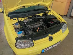 Gelb Gebraucht 2001 VW Golf IV Basis Limousine | 10.000 €