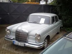 Grau Gebraucht 1964 Mercedes W111 Limousine | 23.000 €