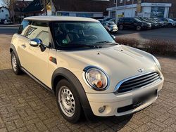 Weiß Gebraucht 2010 Mini Cooper Kleinwagen | 7.599 €