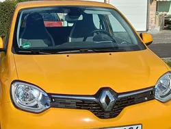 Gelb Gebraucht 2019 Renault Twingo Intens Kleinwagen | 10.900 € (Etwas zu teuer)