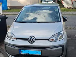 Grau Gebraucht 2018 VW up! Kleinwagen | 7.000 € (Guter Preis)