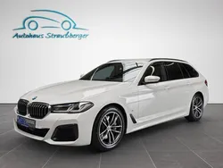 Weiß Gebraucht 2023 BMW 530 M Sport Kombi | 52.490 € (Teuer)