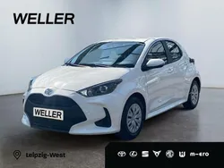 Weiss Gebraucht 2023 Toyota Yaris Comfort Kleinwagen | 15.490 € (Fairer Preis)