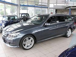 Grau Gebraucht 2016 Mercedes E250 Avantgarde Limousine | 21.900 € (Fairer Preis)