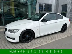 Weiß Gebraucht 2012 BMW 320 Sport Line Coupé | 10.999 € (Fairer Preis)
