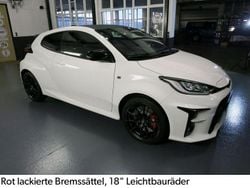 Schneeweiß Gebraucht 2024 Toyota Yaris Limousine | 39.990 € (Guter Preis)