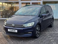 Blau Gebraucht 2023 VW Touran Comfortline Van / Kleinbus | 30.890 € (Fairer Preis)