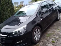 Schwarz Gebraucht 2015 Opel Astra Selection Kombi | 10.500 € (Fairer Preis)