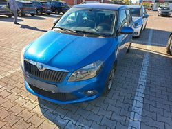 Blau Gebraucht 2015 Skoda Fabia Kleinwagen | 4.690 €