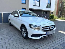 Weiß Gebraucht 2017 Mercedes E200 Avantgarde Limousine | 17.900 € (Guter Preis)