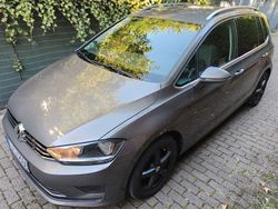 Grau Gebraucht 2015 VW Golf Sportsvan Highline Van / Kleinbus | 11.100 € (Fairer Preis)