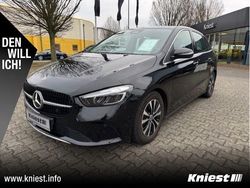 Kosmosschwarz metalliclack Gebraucht 2024 Mercedes B180 Advanced Van / Kleinbus | 29.890 € (Guter Preis)