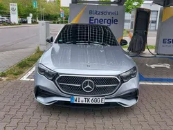 Silber Gebraucht 2023 Mercedes E400 Limousine | 74.500 €