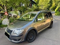 Grau Gebraucht 2007 VW Touran Cross Van / Kleinbus | 5.800 € (Fairer Preis)