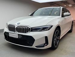 Alpinweiß uni Gebraucht 2024 BMW 330e Comfort Edition Kombi | 44.979 € (Etwas zu teuer)