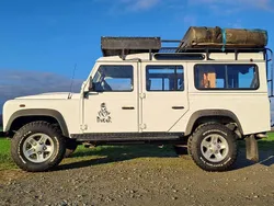 Weiß Gebraucht 2011 Land Rover Defender S SUV | 43.500 € (Teuer)