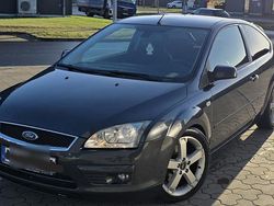 Grün Gebraucht 2007 Ford Focus Sport Coupé | 1.250 € (Guter Preis)