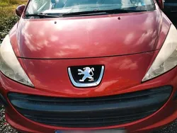Rot Gebraucht 2007 Peugeot 207 Kleinwagen | 500 € (Superpreis)