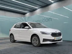 Weiß Gebraucht 2024 Skoda Fabia Tour Kleinwagen | 15.880 € (Guter Preis)
