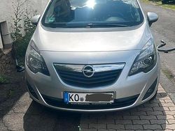 Silber Gebraucht 2011 Opel Meriva Van / Kleinbus | 3.700 € (Guter Preis)