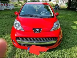 Rot Gebraucht 2009 Peugeot 107 Kleinwagen | 2.499 € (Fairer Preis)