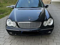 Schwarz Gebraucht 2003 Mercedes C180 Elegance Limousine | 1.600 € (Etwas zu teuer)