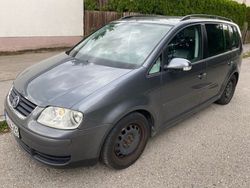 Grau Gebraucht 2004 VW Touran Highline Van / Kleinbus | 999 € (Superpreis)