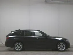 Schwarz Gebraucht 2022 BMW 318 Sport Line Kombi | 17.490 € (Guter Preis)
