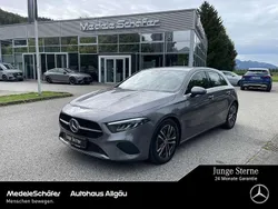 Lack mountaingrau Gebraucht 2024 Mercedes A180 Progressive Limousine | 28.870 € (Fairer Preis)