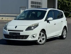 Weiß Gebraucht 2011 Renault Scénic III Luxe Van / Kleinbus | 4.890 € (Fairer Preis)