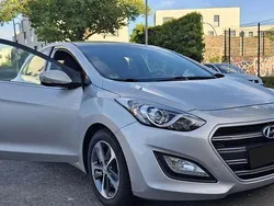 Silber Gebraucht 2016 Hyundai i30 Passion Limousine | 10.290 € (Fairer Preis)