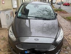 Grau Gebraucht 2015 Ford S-MAX S Van / Kleinbus | 11.900 € (Teuer)