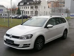 Weiß Gebraucht 2016 VW Golf VII Allstar Kombi | 9.500 € (Fairer Preis)