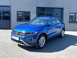 Blau Gebraucht 2024 VW T-Roc Life SUV | 25.700 € (Superpreis)