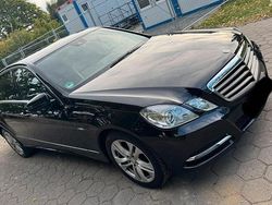 Schwarz Gebraucht 2012 Mercedes E220 Limousine | 12.350 € (Fairer Preis)