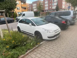 Weiß Gebraucht 2007 Citroën C4 Limousine | 1.000 €