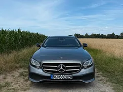 Grau Gebraucht 2017 Mercedes E400 Avantgarde Limousine | 32.500 €