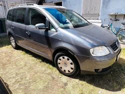 Grün Gebraucht 2006 VW Touran Van / Kleinbus | 4.350 € (Teuer)
