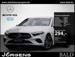 Digitalweiss Gebraucht 2024 Mercedes A200 Advanced Limousine | 31.690 € (Fairer Preis)