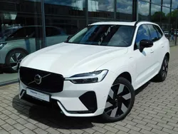 Weiß (chrystal white) Gebraucht 2024 Volvo XC60 Plus SUV | 52.900 € (Guter Preis)