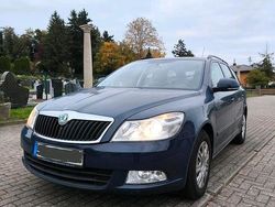 Blau Gebraucht 2012 Skoda Octavia Kombi | 4.350 € (Guter Preis)