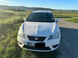 Weiß Gebraucht 2012 Seat Ibiza ST Kombi | 5.000 € (Fairer Preis)