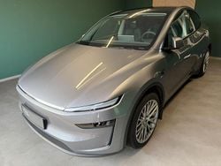 Grau Gebraucht 2025 Tesla Model Y SUV | 57.850 € (Etwas zu teuer)