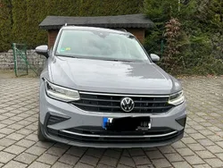 Grau Gebraucht 2021 VW Tiguan Life SUV | 29.500 € (Superpreis)