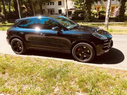 Schwarz Gebraucht 2017 Porsche Macan Performance Package SUV | 42.000 €