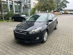 Schwarz Gebraucht 2014 Ford Focus Titanium Limousine | 8.990 € (Etwas zu teuer)