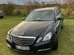 Schwarz Gebraucht 2011 Mercedes E220 Avantgarde Kombi | 13.900 € (Etwas zu teuer)